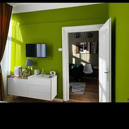 Victoriei Square By David Apartmán Temešvár