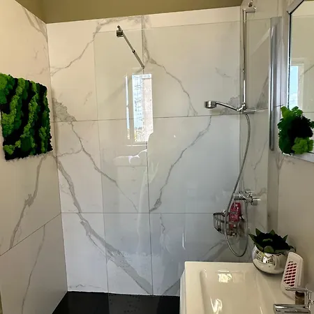 Victoriei Square By David Lejlighed