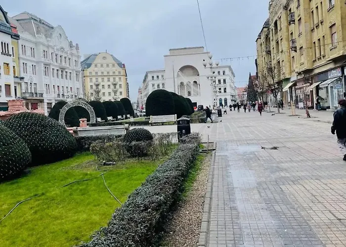 Victoriei Square By David شقة *