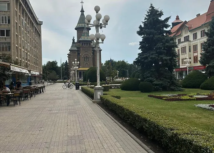 Victoriei Square By David * تيميشورا