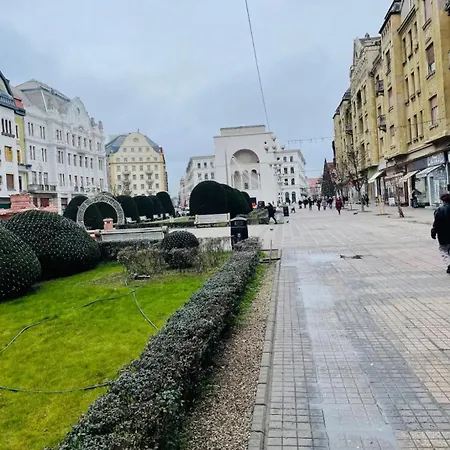 Victoriei Square By David דירה *